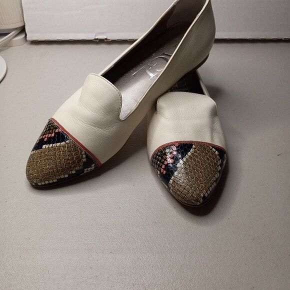 AGL Flat Leather Shoes - Picture 2 of 5